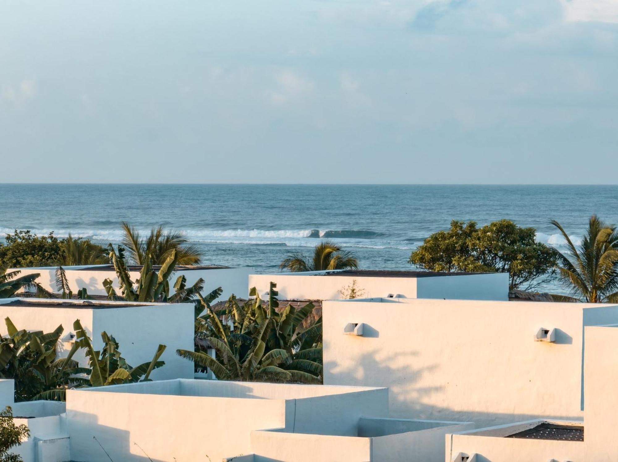 Amber Lombok Beach Resort سيلونغ بيلاناك المظهر الخارجي الصورة